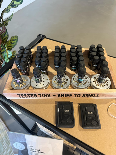 MaxAri Essential Oils & Diffuser Tin